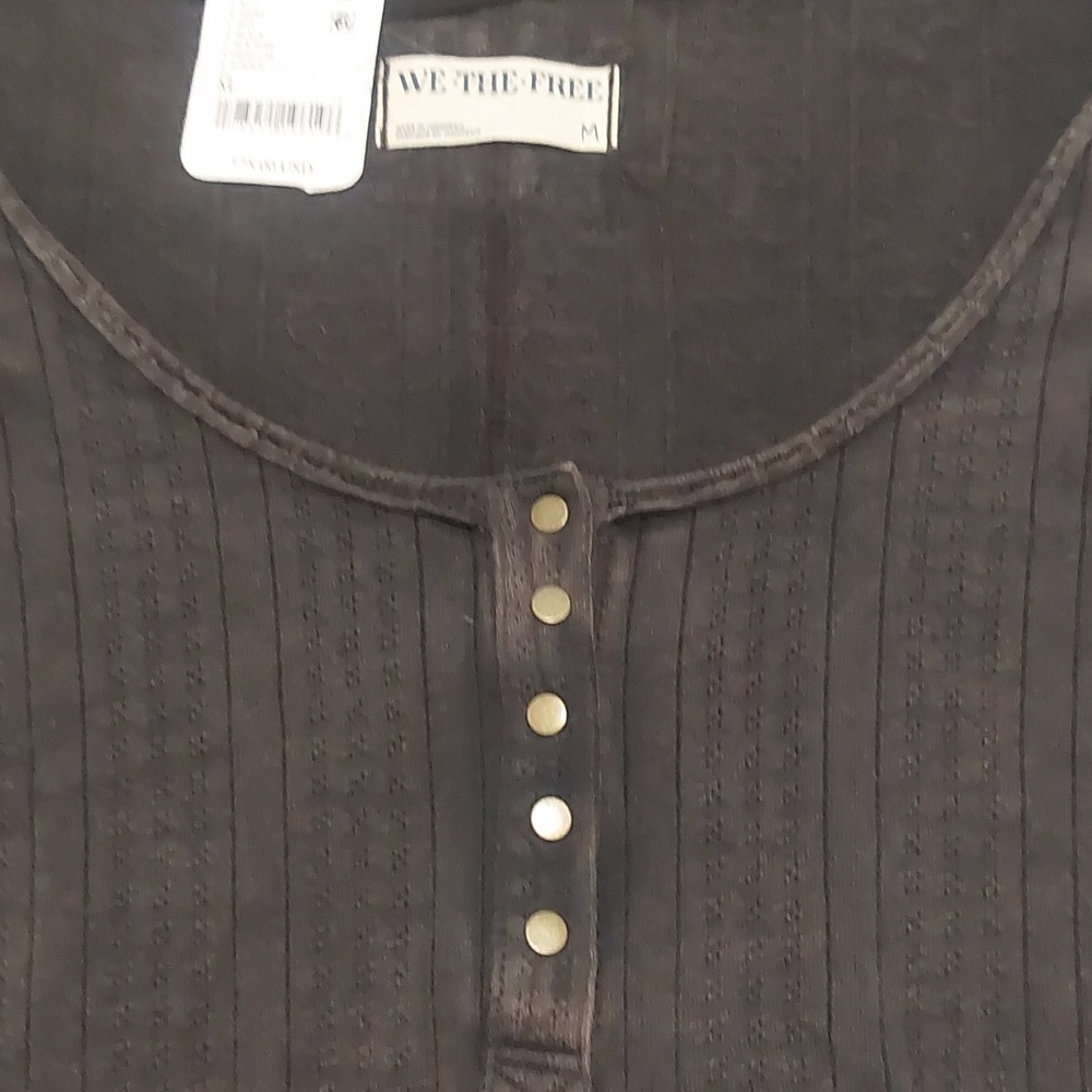 We The Free Hope Henley In Washed Black Size Med NWT - Picture 6 of 6